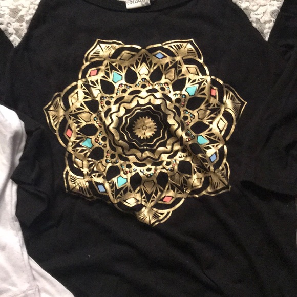 🔥Girls 10 3/4 and Long Sleeve Shirts - Picture 3 of 3